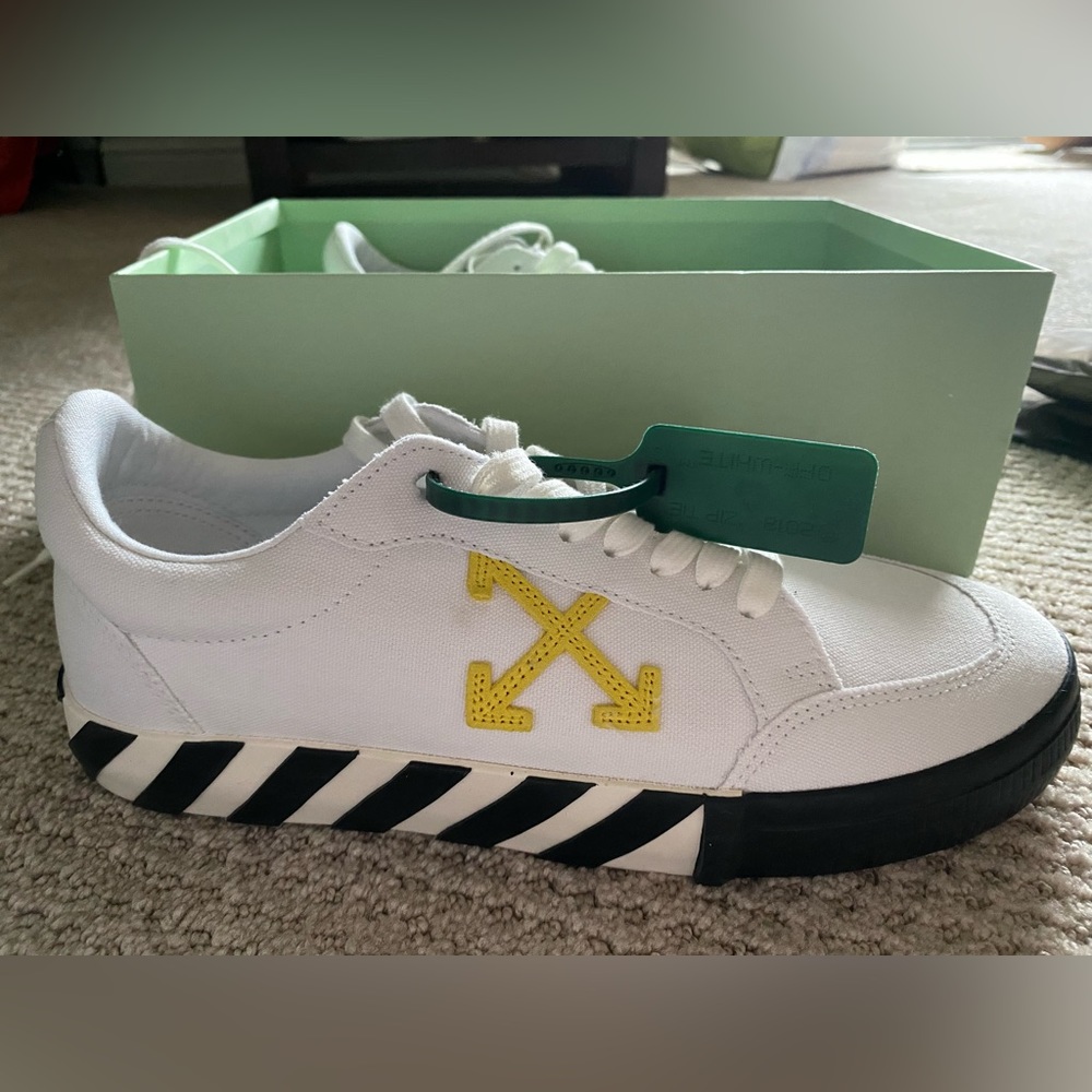 OFF WHITE SNEAKERS MEN BRAND NEW SIZE 43